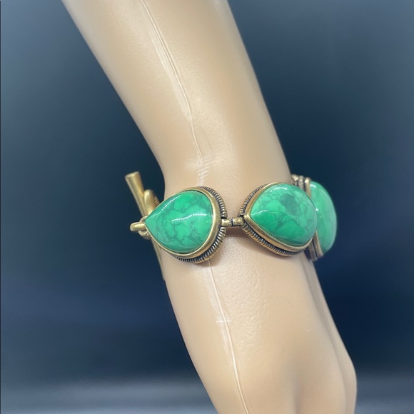 Lucky Brand Green Stone Southwestern Boho Gold Tone Toggle Bracelet - Picture 6 of 7